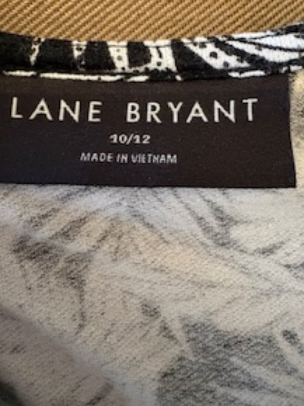 Lane Bryant Black & White Floral Knot Front Blouse – Size 10/12 ✨ - Picture 5 of 5